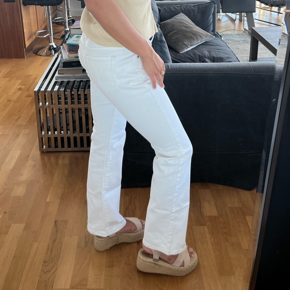 Levi’s low rise white flared jeans - Picture 2 of 3